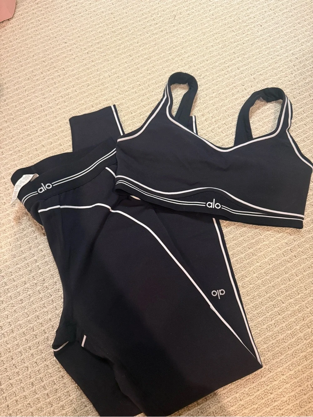 ALO Airbrush High-Waist Heart Throb Legging and Airbrush Heart Throb Bra
